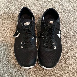 Nike Flex Supreme TR4 Sneakers